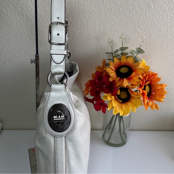 EUC COACH 2012 Penelope Leather Shoulder Hobo Bag - Picture 3 of 13